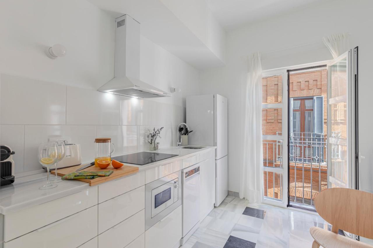 Aurora Terrace Apartments Севилья Экстерьер фото